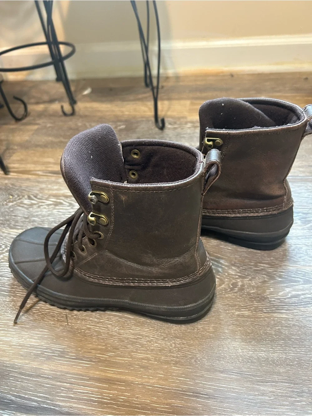 UGG Yucca Dark Brown Waterproof Lace-Up Duck Boot Size 8